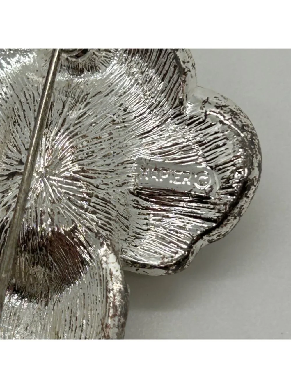 Vintage Napier Calla Lily Brooch Faux Pearl Rhinestones Pave' Silvertone 4" - Picture 5 of 10